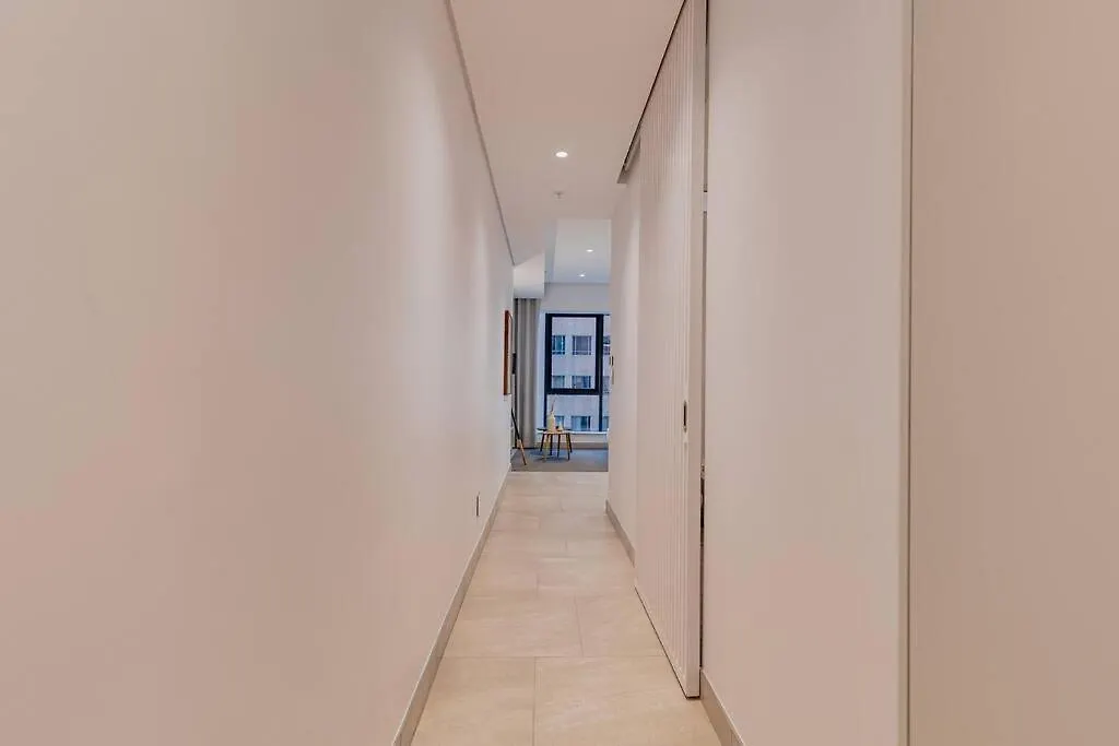 Luxe With City Vista At The Rubik Cape Town Apartment